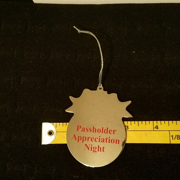 Knotts Ornament - Picture 2 of 2